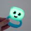 Glo Pals - Leuchtende Sensory Rassel